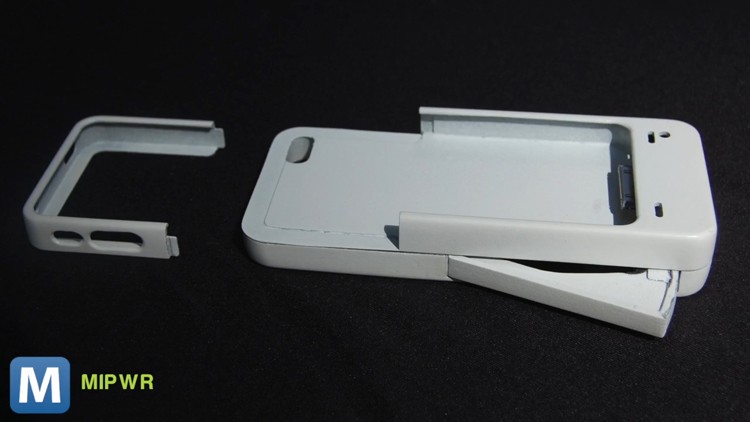 Cómo recargar la batería de su iPhone 5 con la mano