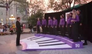 Vea al Piano viviente