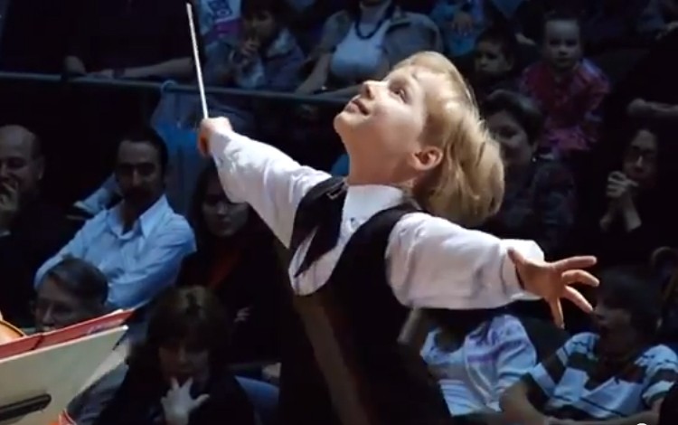 Edward Yudenich, extraordinario director de orquesta de 7 años