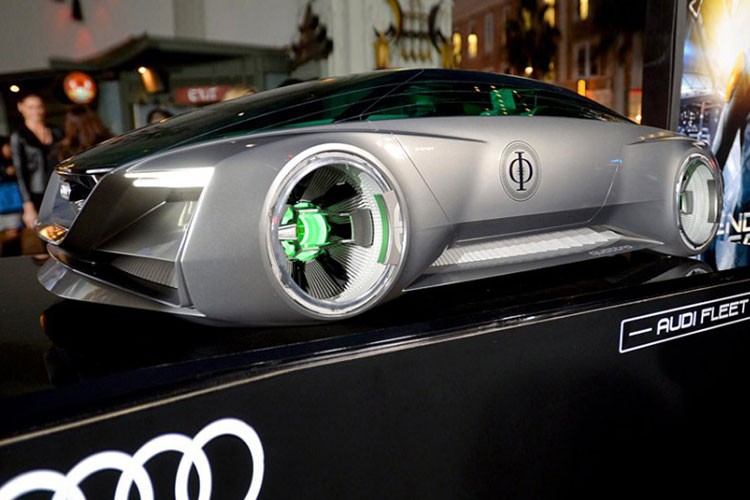 El Audi Quattro Fleet Shuttle hace su debut con Harrison Ford