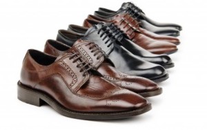 los zapatos de un hombre
