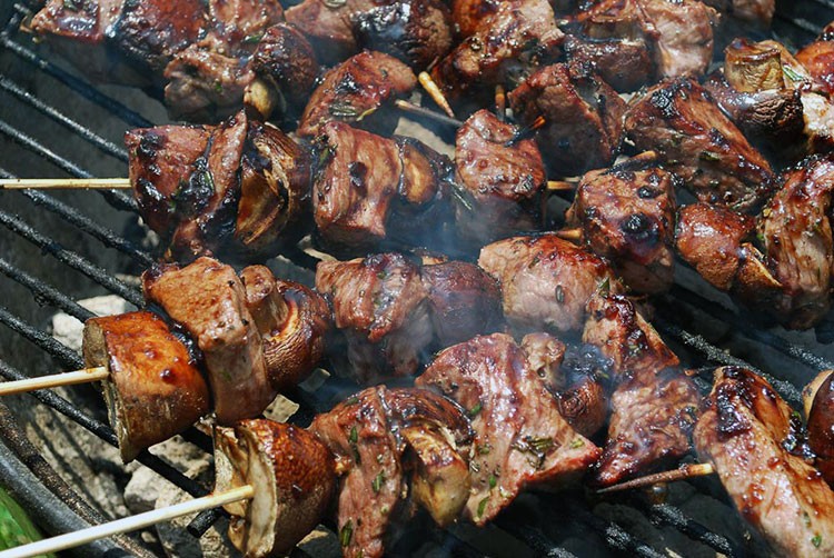 Los asados cocinados a la parrilla serían peligrosos