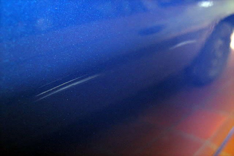 los rayones en la pintura del auto