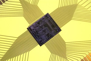 nanochip de oro