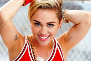 El indigente que acompañó a Miley Cyrus y emocionó