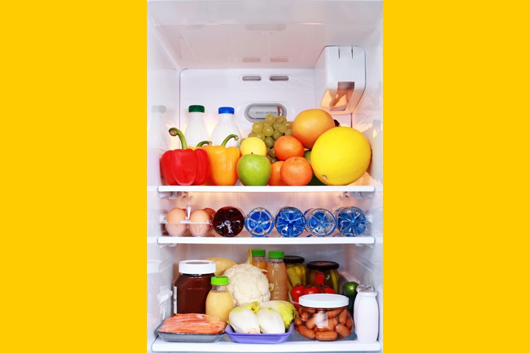 los alimentos en la nevera