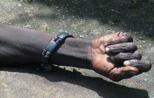 Resucita un muerto de ébola en la calle