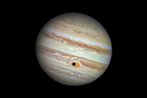 "ojo gigante" sobre Júpiter