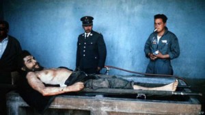 Encontraron fotografías del cadáver del Che