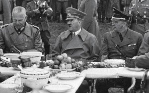 Hitler a Gaddafi
