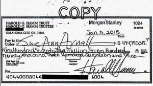 cheque de casi 1000 millones de dolares