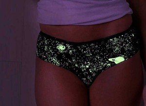 lencería que brilla en la oscuridad