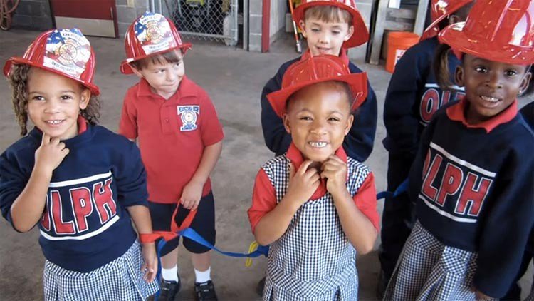 Niña de 5 años salva su abuela ciega de un incendio