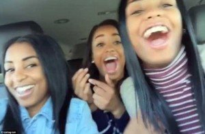 Una de ellas es la mamá en esta foto en twitter