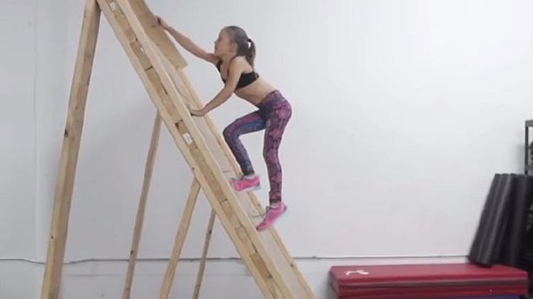 Niña de 9 completa entrenamiento SEAL de la Armada