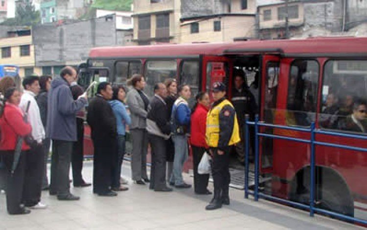 ¿Quiere bajar de peso? Use transporte público
