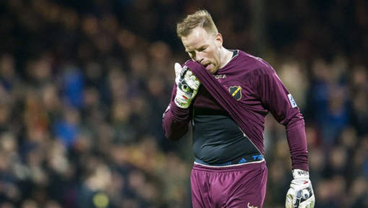 Cantan y aplauden al Portero que perdió a su madre