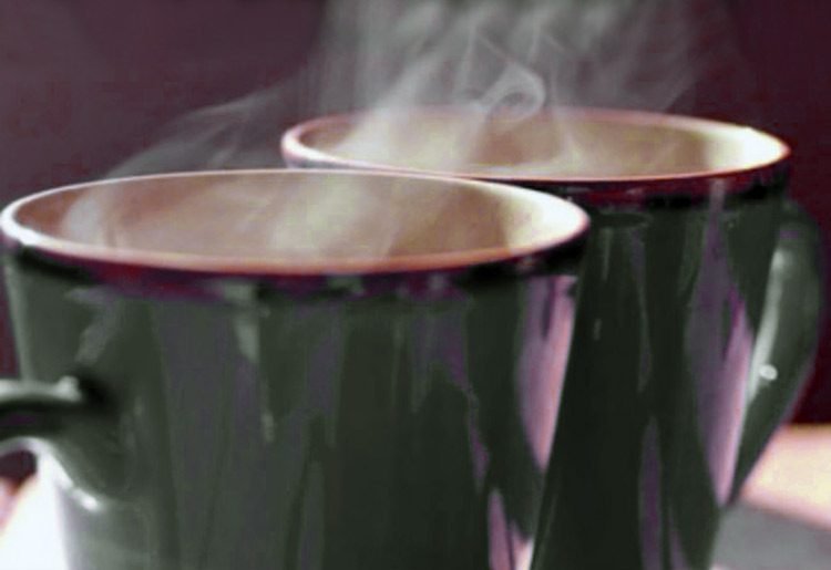 Bebidas muy calientes causarían cáncer de esófago