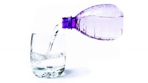 Consumir poca agua aumenta el riesgo de obesidad