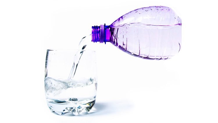 Consumir poca agua aumenta el riesgo de obesidad