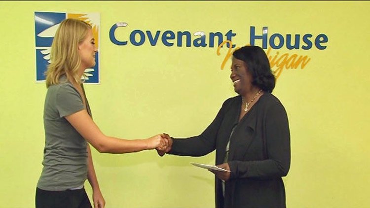 Ganaron pizzas gratis por un año y las donaron