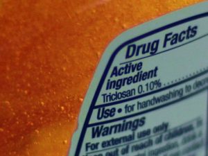 FDA prohíbe jabones que contienen triclosán