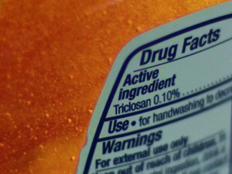 FDA prohíbe jabones que contienen triclosán