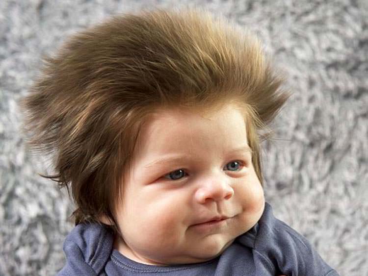 Fotos de bebés peludos y con vellos en la frente