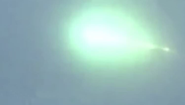 Misterioso meteorito verde cruza los cielos de Japón