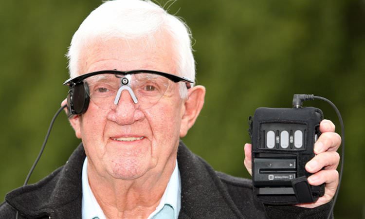 Diez ciegos recibirán del gobierno ojos biónicos