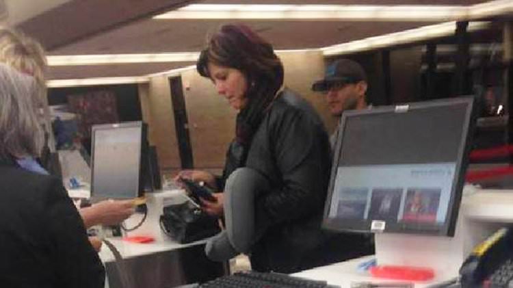 Buena Samaritana paga el vuelo de una niña