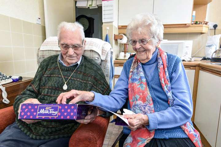 Cita de amor a los 100 años. Terminó con serenata