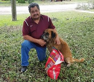 Perro de Texas es un héroe en el huracán Harvey
