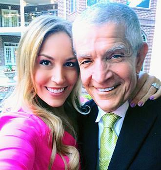 Mueblería recibe inundados con sus mascotas