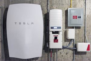 Tesla envía cientos de baterías a Puerto Rico