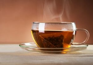 Té caliente relacionado con cáncer: Los fumadores y bebedores están en alto riesgo