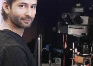 Científico mexicano logra reprogramar el cerebro de personas con Parkinson y Alzheimer